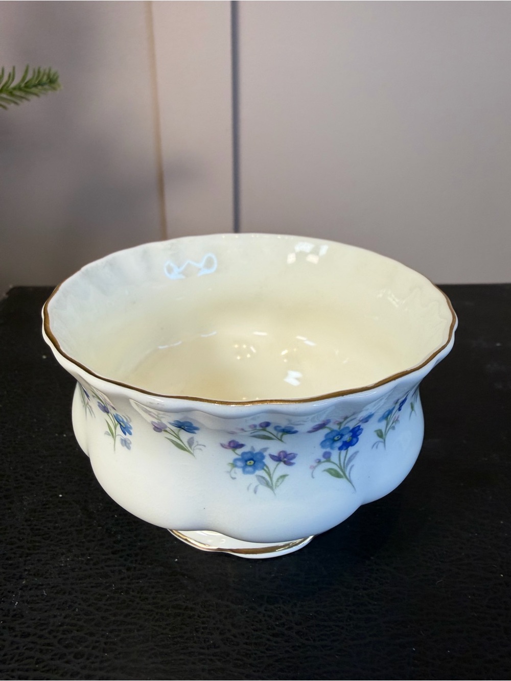Royal Albert " MEMORY LANE " Open Sugar Bowl Bone China made England 3.5”